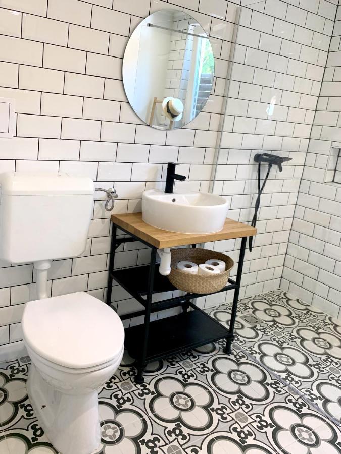 Aranykert Apartmanok Vének Esterno foto