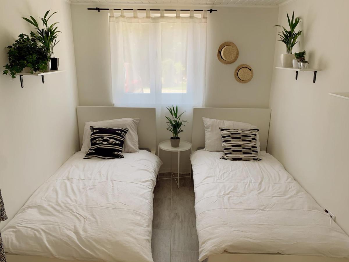 Aranykert Apartmanok Vének Esterno foto